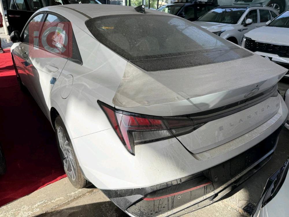 هیوندای ئەلەنترا